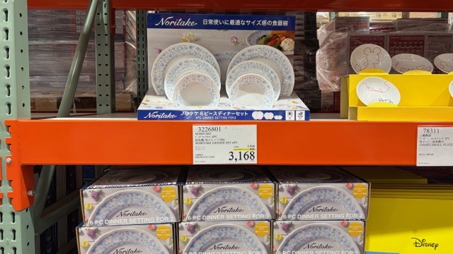 コストコで特別割引されているノリタケのディナーウエアセット6pcと割引価格の店頭値札